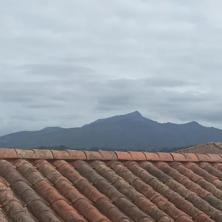 Privee Avec Vue Sur La Rhune Homestay *